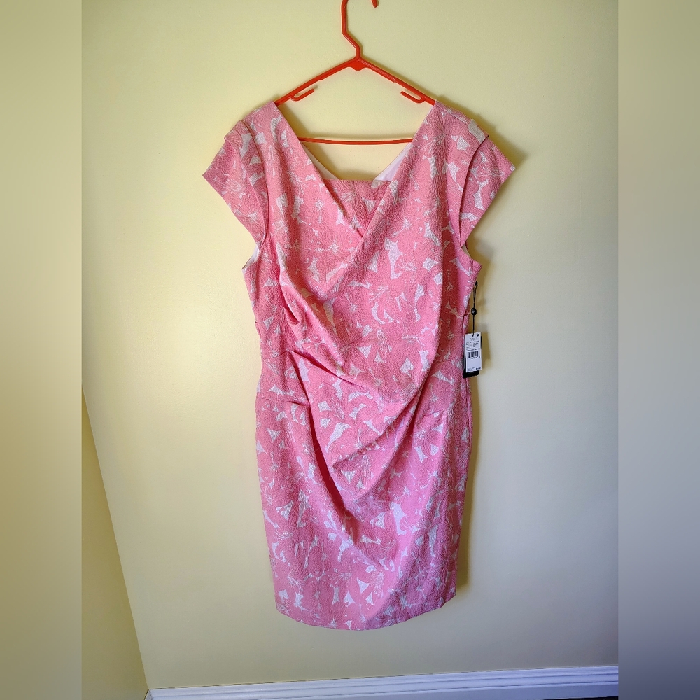 Adrianna Papell Lt Coral Stretch Metallic Jacquard Hibiscus Dress Women’s 22W